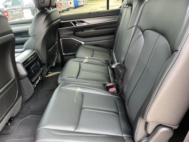 Vehicle image 5 of 13