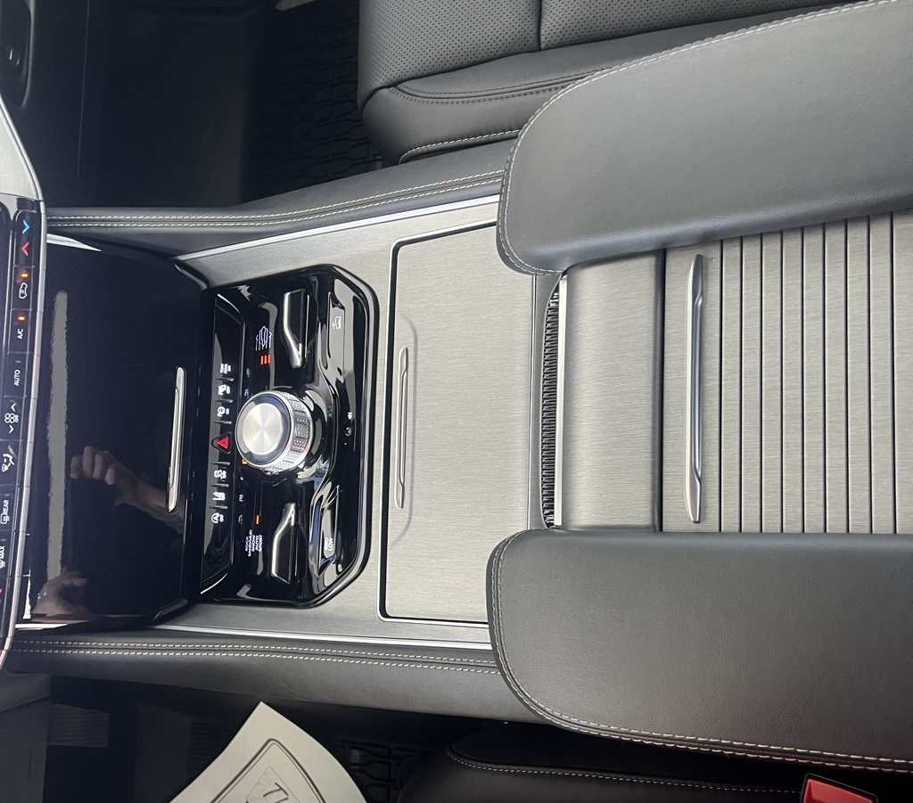 Vehicle image 37 of 57