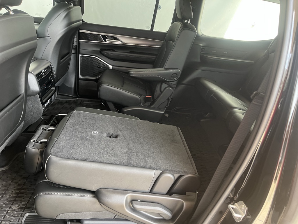 Vehicle image 29 of 57