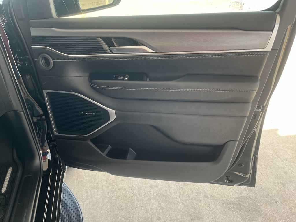 Vehicle image 41 of 57