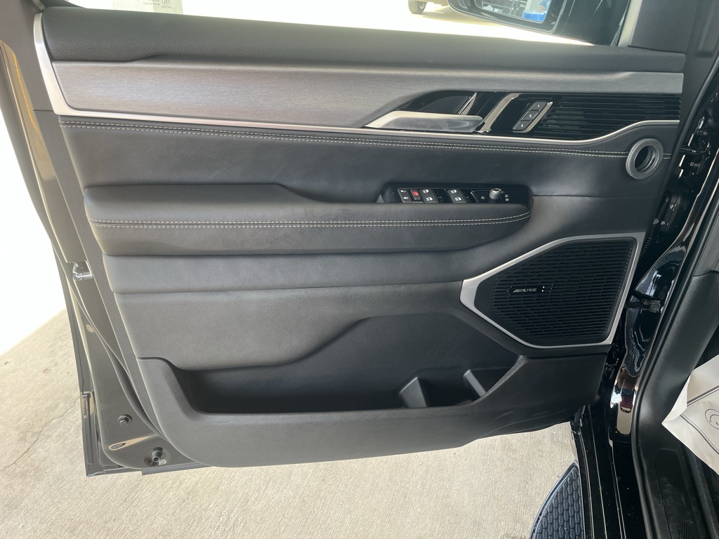 Vehicle image 38 of 57