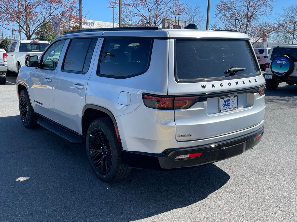 Vehicle image 8 of 18