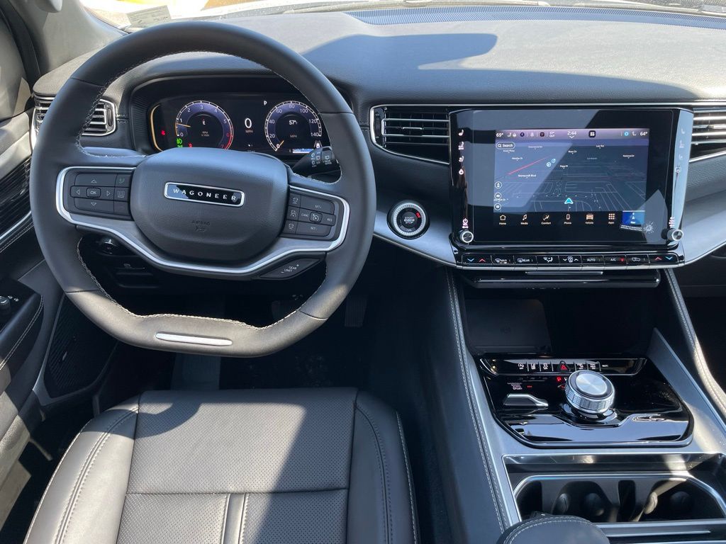 Vehicle image 14 of 18