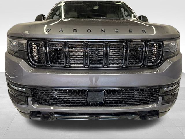Vehicle image 4 of 28
