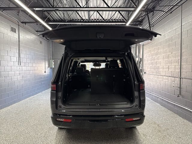 Vehicle image 20 of 28