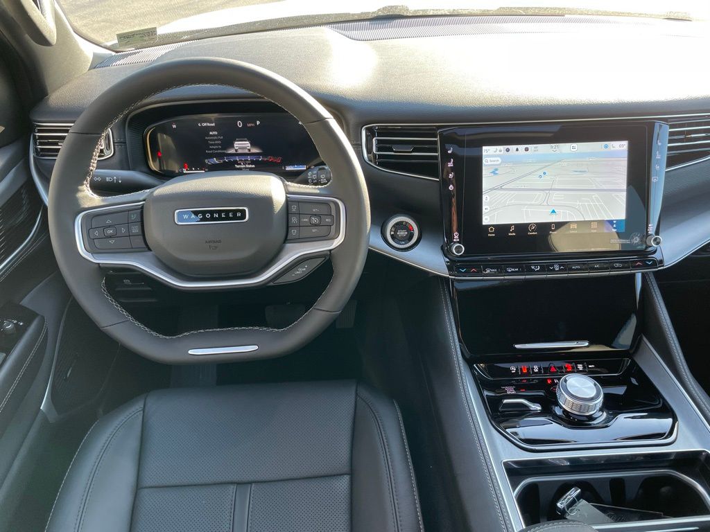 Vehicle image 15 of 19