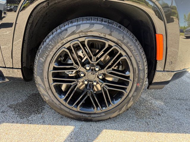 Vehicle image 10 of 39