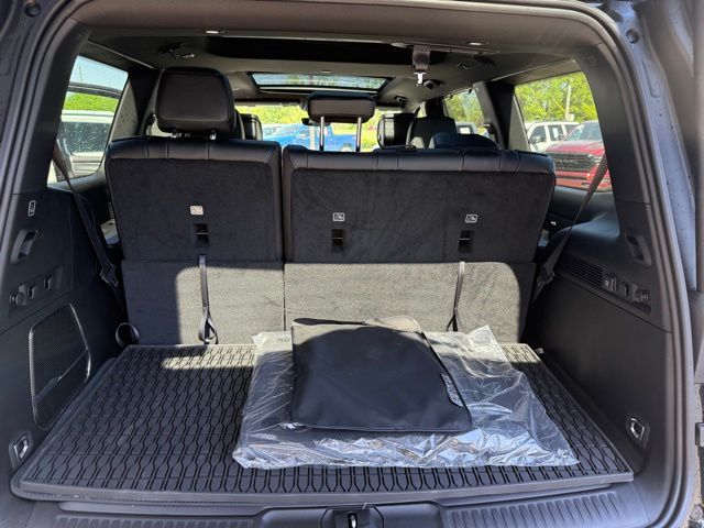 Vehicle image 24 of 39