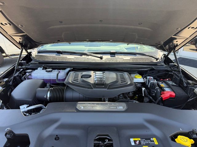 Vehicle image 11 of 39