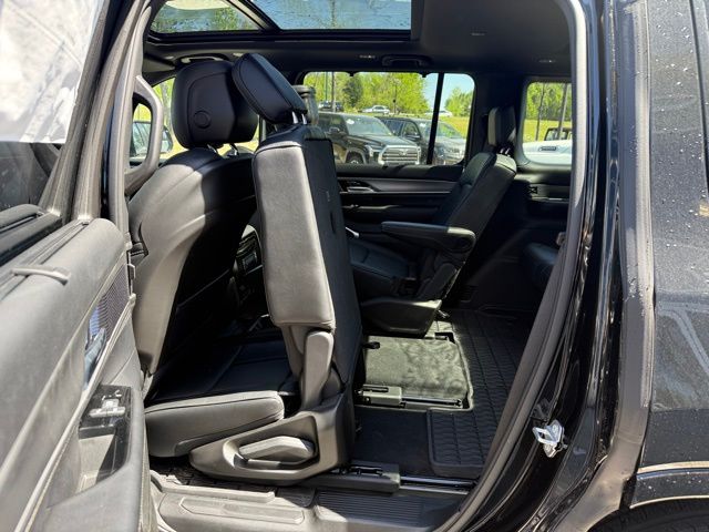 Vehicle image 15 of 39