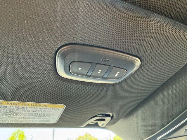 Vehicle image 37 of 39