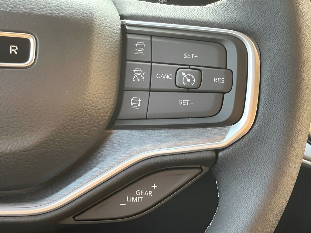 Vehicle image 14 of 15