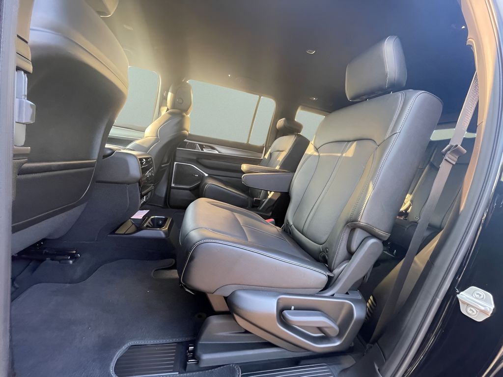 Vehicle image 10 of 15