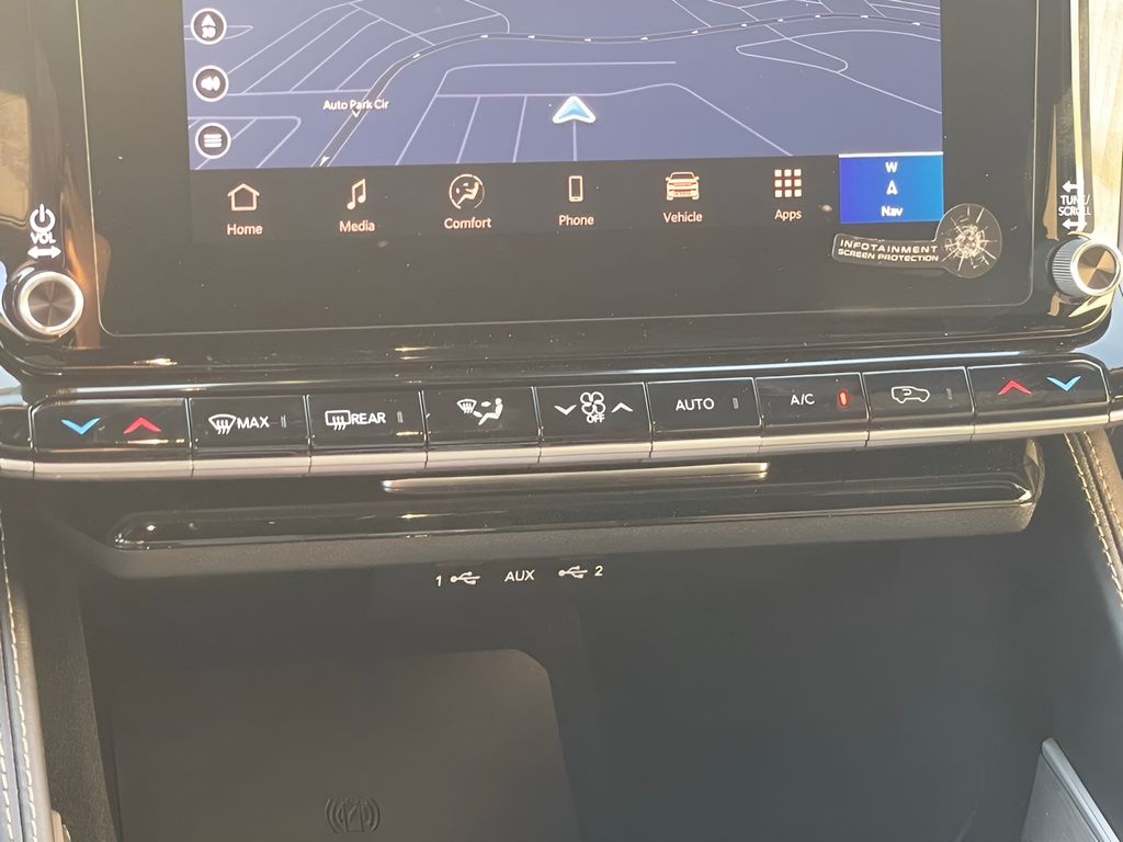 Vehicle image 13 of 15
