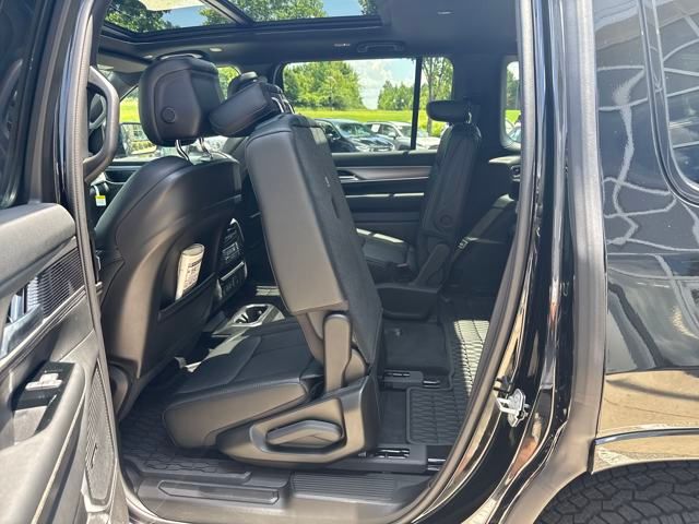 Vehicle image 19 of 39