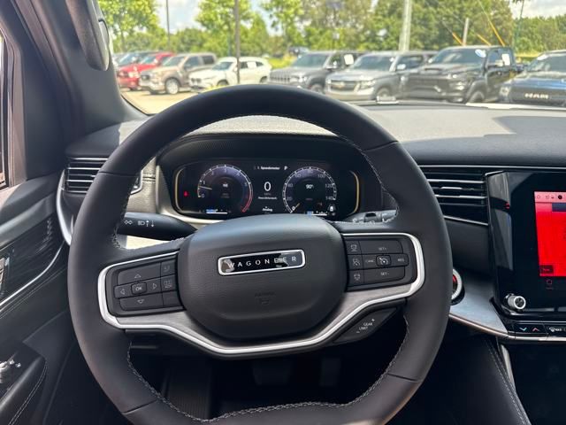 Vehicle image 32 of 39