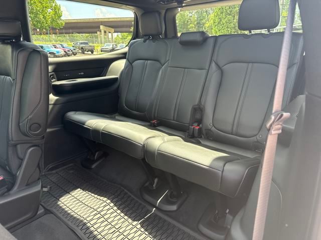 Vehicle image 15 of 39