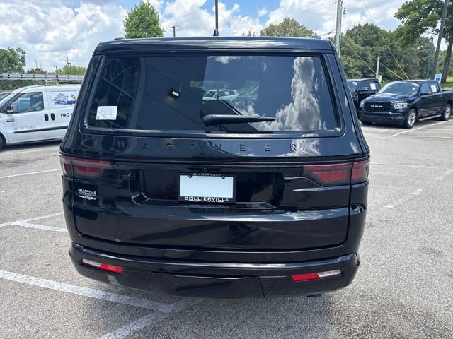 Vehicle image 7 of 39