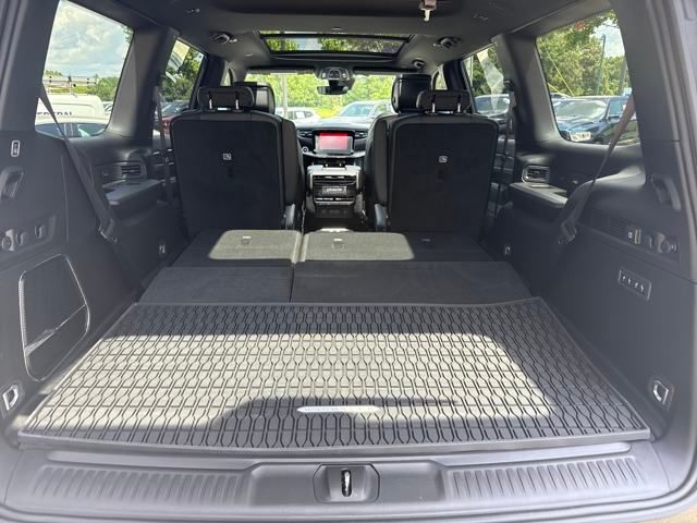 Vehicle image 12 of 39