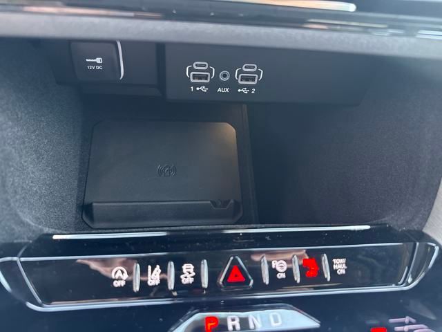 Vehicle image 13 of 39