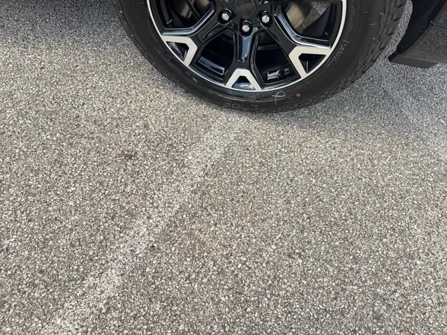 Vehicle image 10 of 39