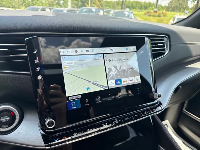 Vehicle image 27 of 39