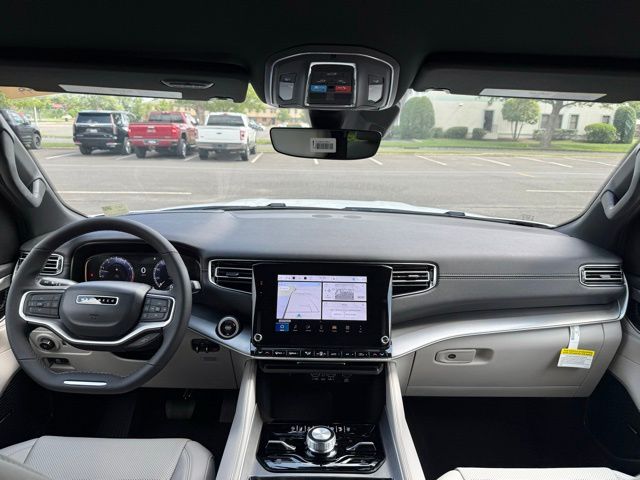 Vehicle image 13 of 24