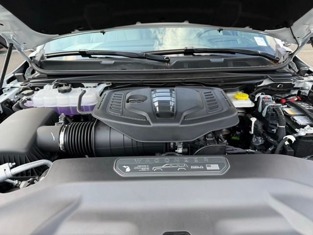 Vehicle image 10 of 24