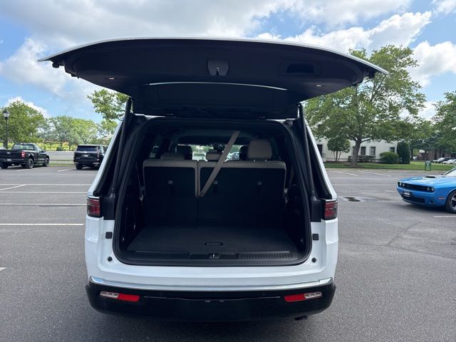Vehicle image 12 of 24