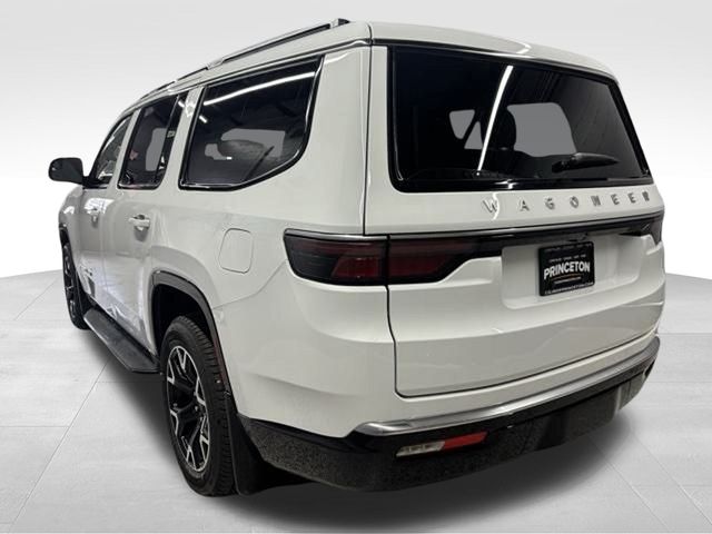 Vehicle image 7 of 24