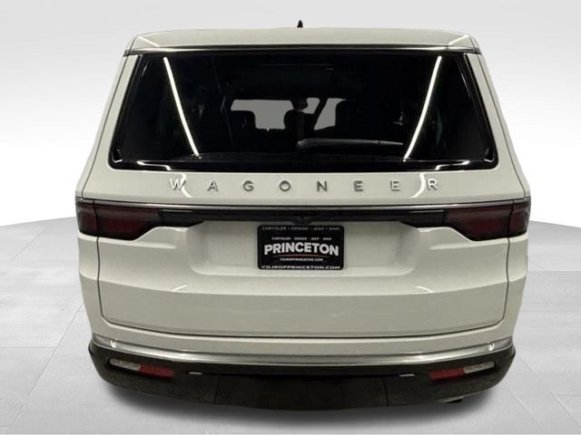 Vehicle image 8 of 24