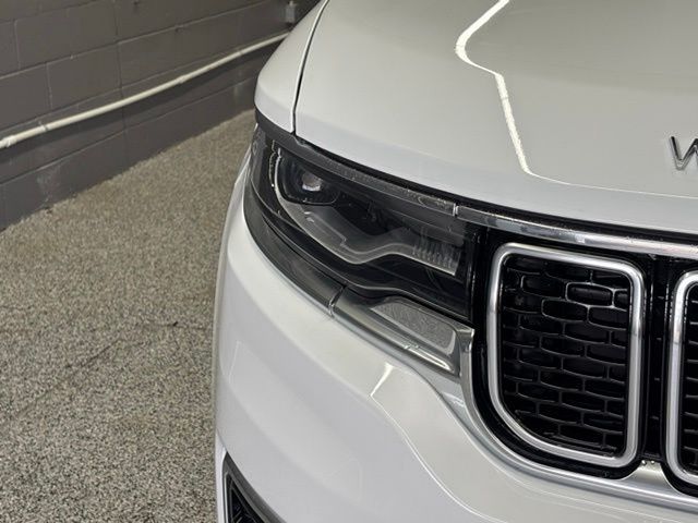 Vehicle image 19 of 24