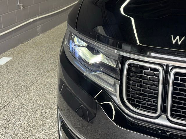 Vehicle image 9 of 19