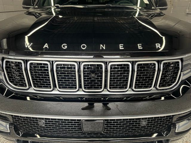 Vehicle image 11 of 19