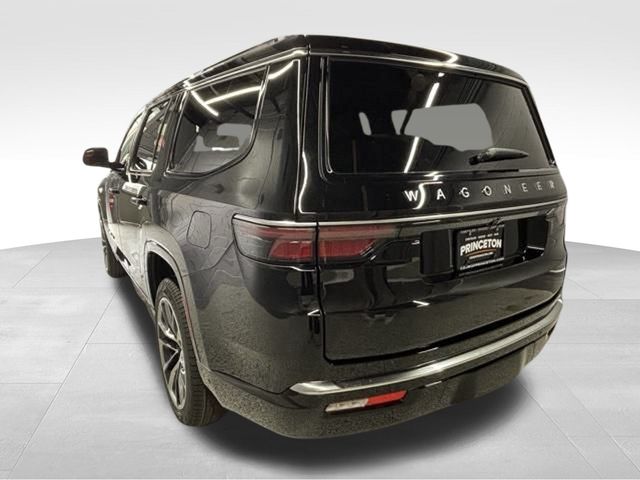 Vehicle image 7 of 19