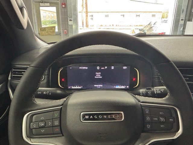 Vehicle image 17 of 19