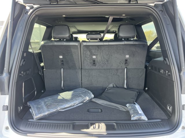 Vehicle image 9 of 13