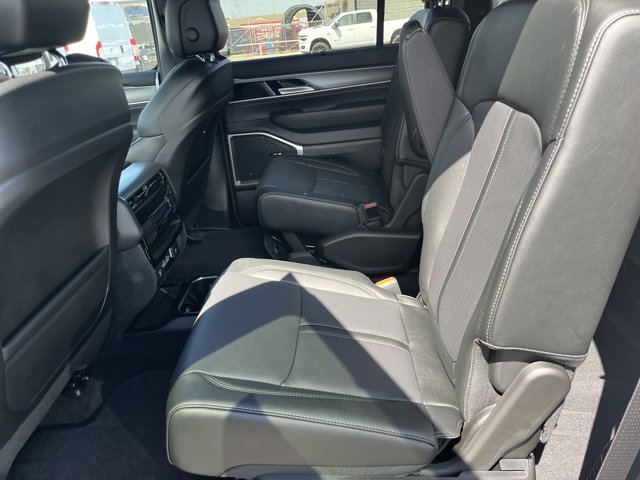 Vehicle image 6 of 13