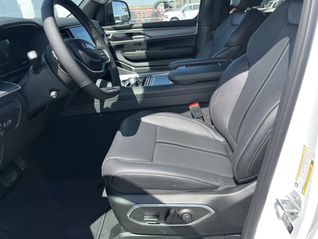Vehicle image 4 of 13