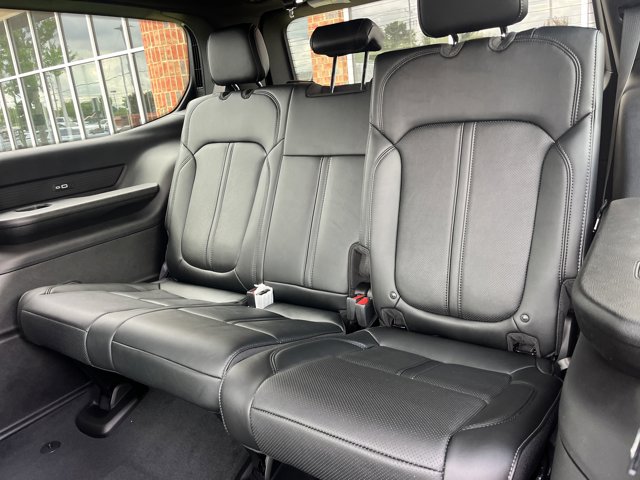 Vehicle image 5 of 11