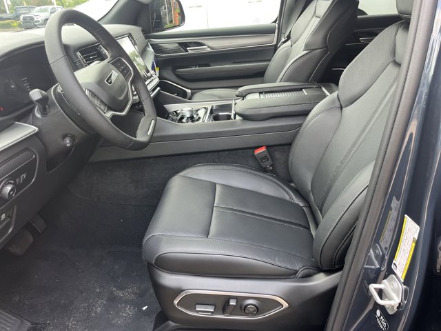 Vehicle image 6 of 11