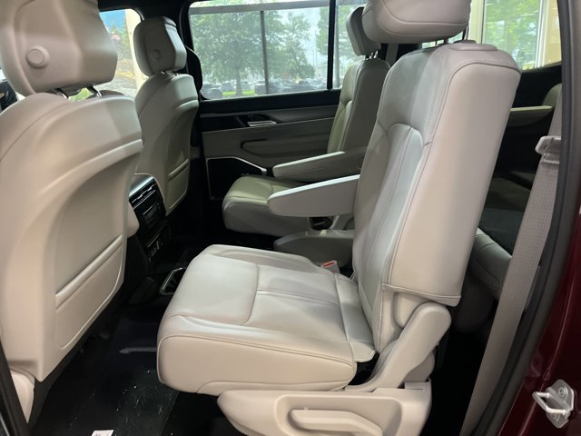 Vehicle image 3 of 10