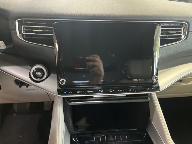 Vehicle image 9 of 10