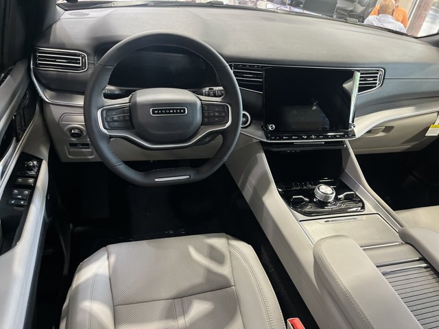 Vehicle image 5 of 10