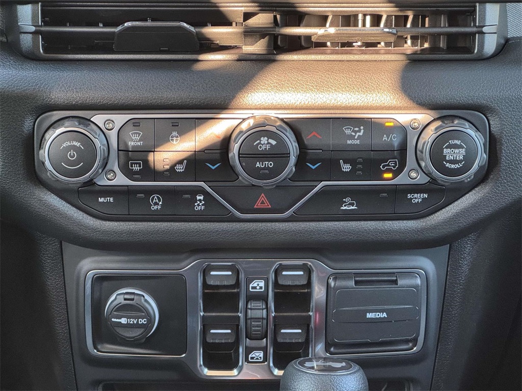 Vehicle image 18 of 18