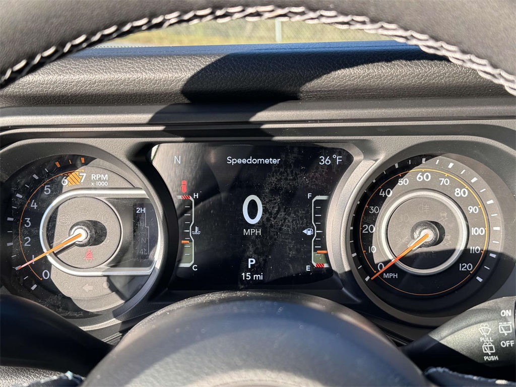 Vehicle image 11 of 18