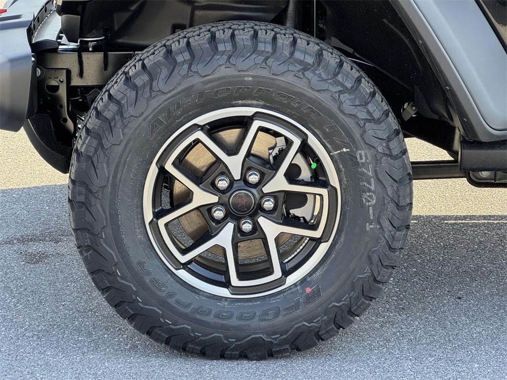 Vehicle image 7 of 19