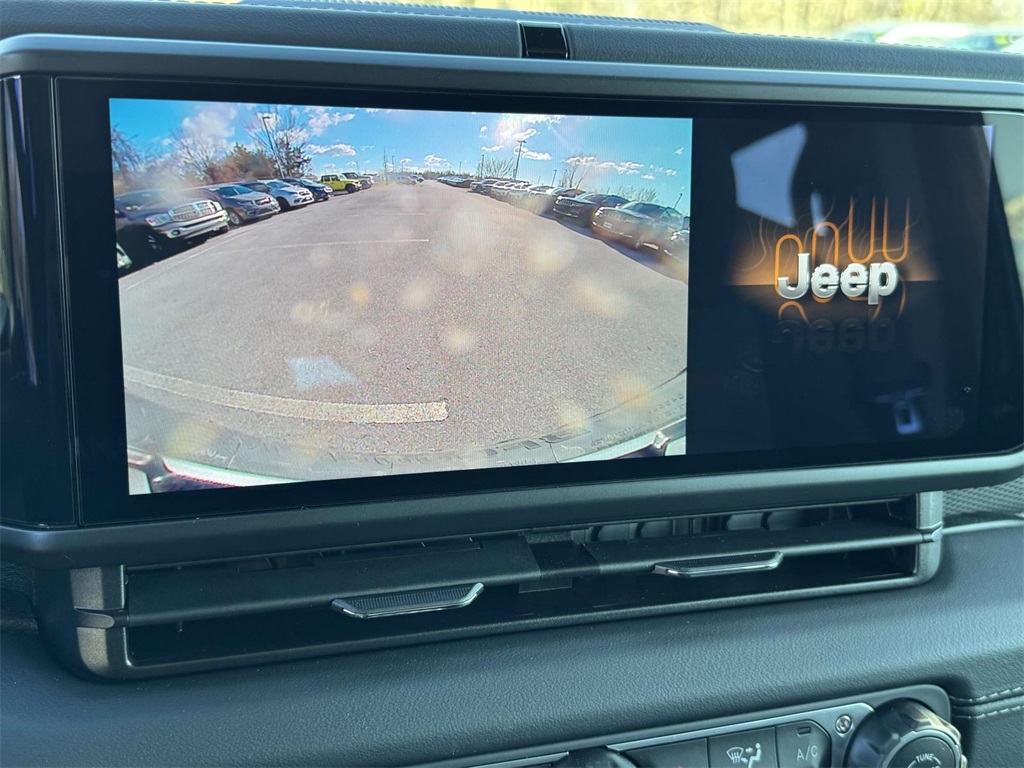 Vehicle image 12 of 19