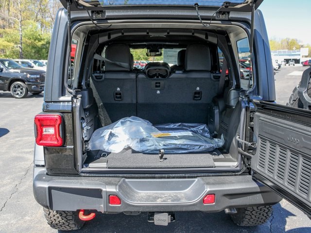 Vehicle image 29 of 32