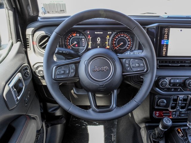 Vehicle image 24 of 32
